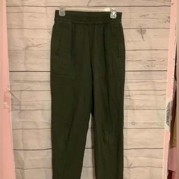 Madewell Pull-On High-Rise Tapered Pants in Diamond Jacquard - Picture 3 of 8